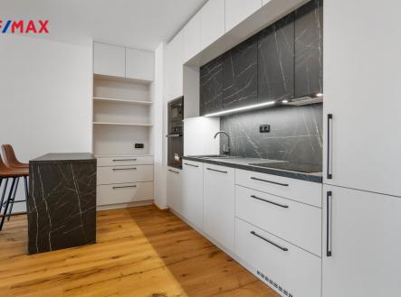 Pronájem bytu, 2+kk, 77 m²