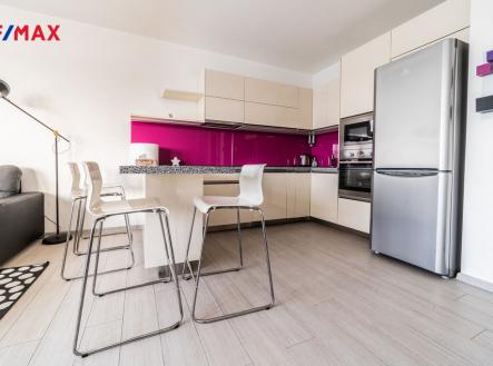 Pronájem bytu, 2+kk, 62 m²