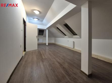 Pronájem bytu, 2+1, 76 m²