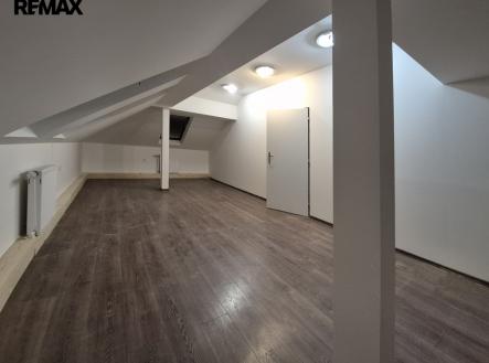 Pronájem bytu, 2+1, 76 m²