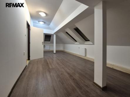 Pronájem bytu, 2+1, 76 m²