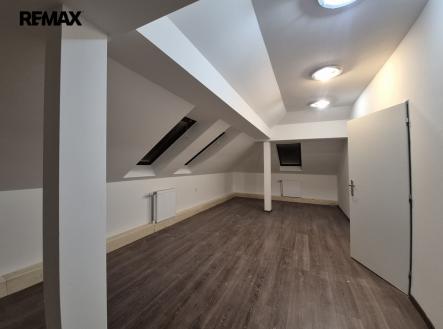 Pronájem bytu, 2+1, 76 m²