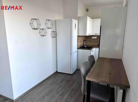 Pronájem bytu, 1+kk, 32 m²