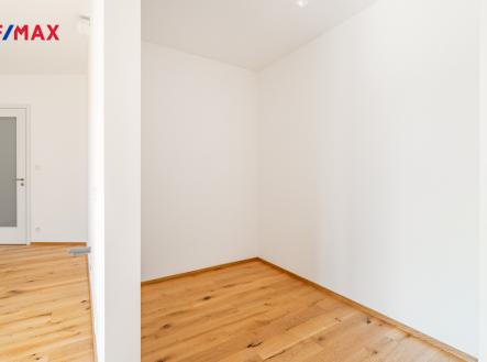 Pronájem bytu, 1+kk, 37 m²