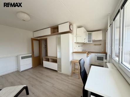 Pronájem bytu, 1+kk, 27 m²