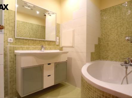 Pronájem bytu, 3+kk, 82 m²