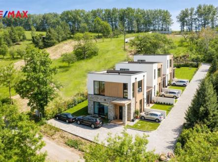 Prodej pozemku pro komerční výstavbu, 1 670 m²