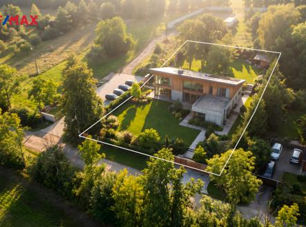 Prodej pozemku pro komerční výstavbu, 1 670 m²