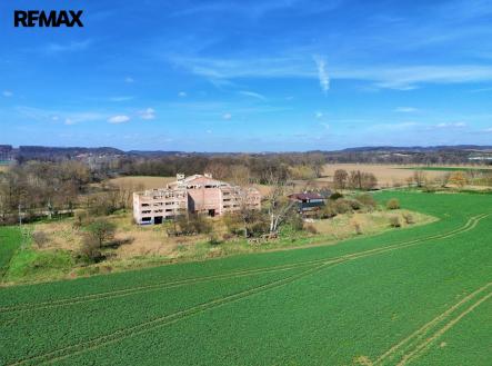 Prodej pozemku pro komerční výstavbu, 42 524 m²