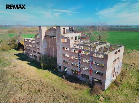 Prodej pozemku pro komerční výstavbu, 42 524 m²