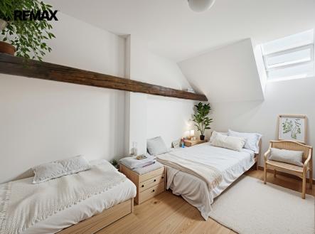 Pronájem bytu, atypický, 164 m²