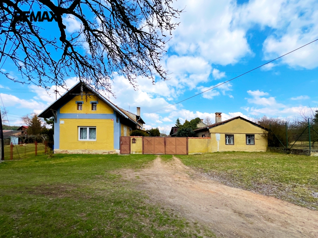 Díky dvěma samostatným stavbám na jednom pozemku lze uvažovat o dvougeneračním bydlení