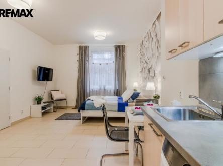Pronájem bytu, 1+kk, 35 m²