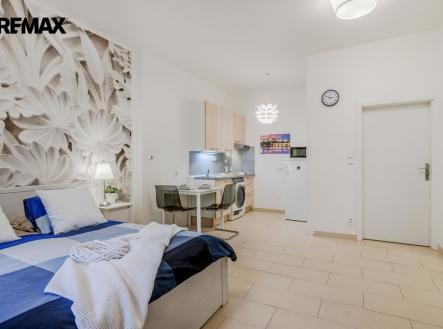 Pronájem bytu, 1+kk, 35 m²