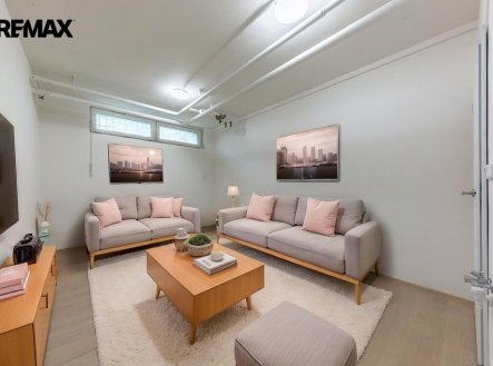 Prodej ateliéru 2+kk 45 m², Děčínská, Praha 8 Střížkov