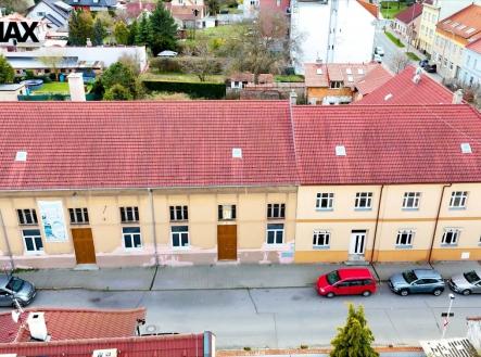 Prodej nájemního domu, 1 880 m²