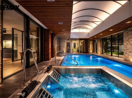 Prodej hotel, 860 m²