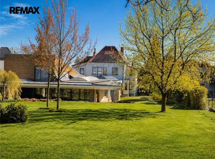 Prodej domu/vily, 860 m²