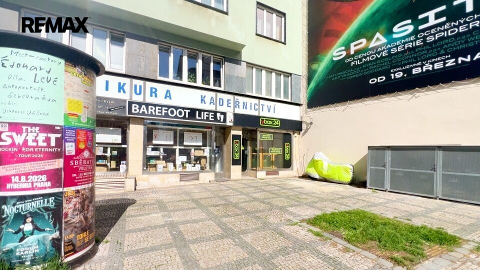 Díky jedinečné pozici domu zde můžete realizovat i předzahrádku s novými reklamními poutači.