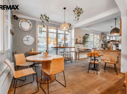 Pronájem obchodní prostor, 120 m²