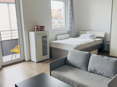 Pronájem bytu, 1+kk, 34 m²