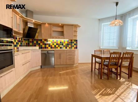 Pronájem bytu, 3+kk, 110 m²