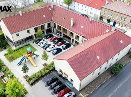 Prodej nájemního domu, 1 880 m²