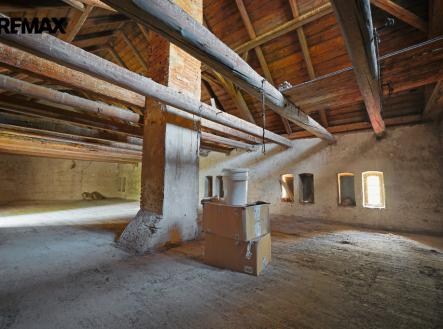 Prodej bytu, atypický, 191 m²