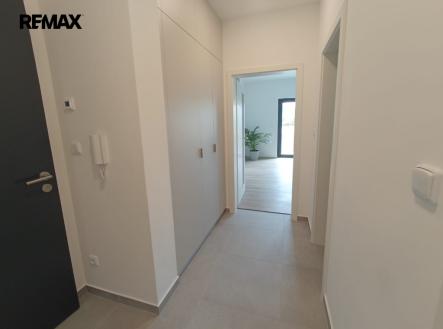 Pronájem bytu, 1+kk, 35 m²