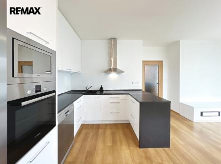 Pronájem bytu, 3+kk, 77 m²