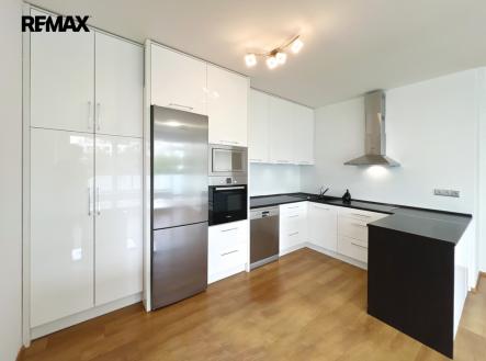 Pronájem bytu, 3+kk, 77 m²