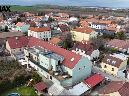 Prodej nájemního domu, 1 880 m²