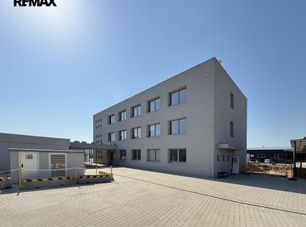 Pronájem kanceláře, 444 m²