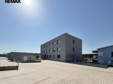 Pronájem kanceláře, 444 m²