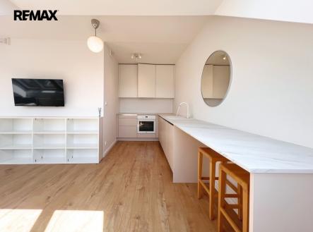 Pronájem bytu, 1+kk, 32 m²