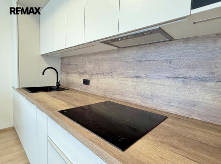 Pronájem bytu, 2+kk, 46 m²
