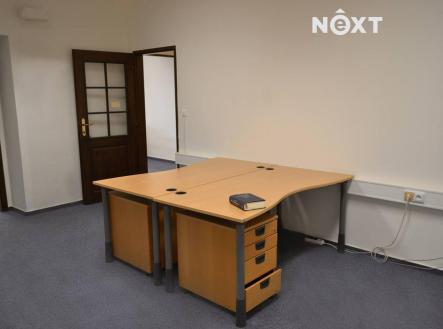 Pronájem kanceláře, 144 m²