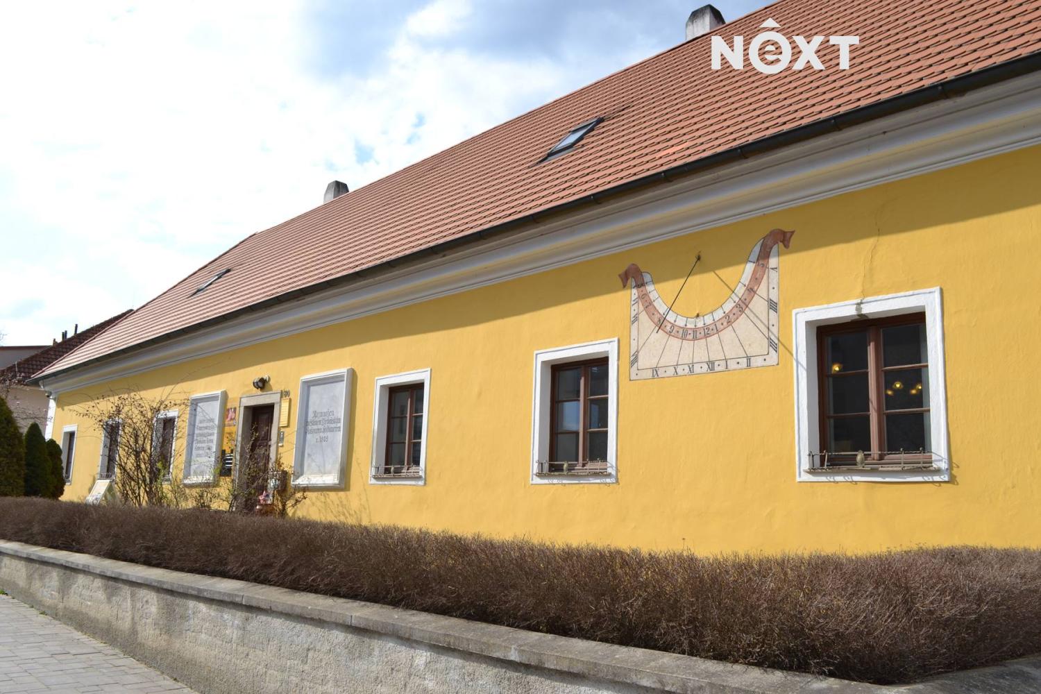 Pronájem komerční Obchodní prostory, 137㎡