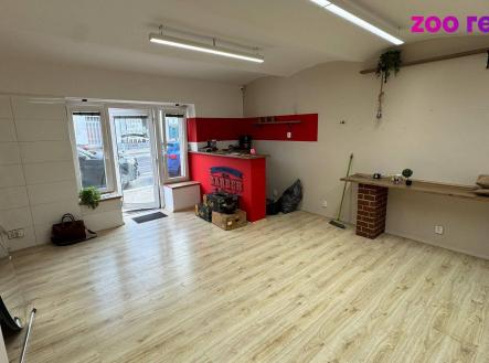 Pronájem komerčního objektu, obchodní centrum, 50 m²