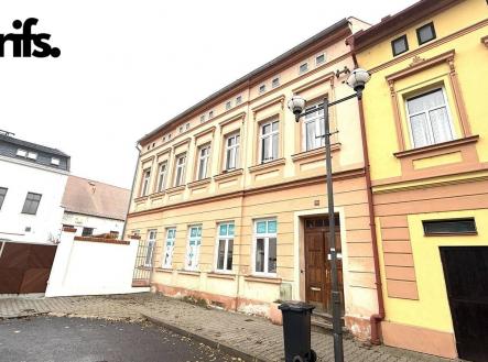 Prodej komerčního objektu, obchodní centrum, 320 m²