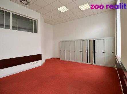 Pronájem komerčního objektu, jiný, 73 m²