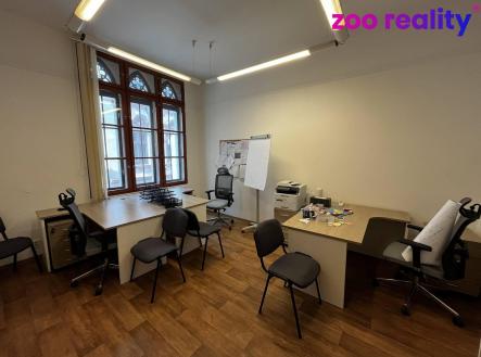 Pronájem kanceláře, 61 m²