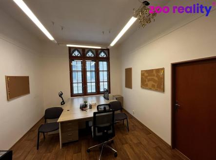 Pronájem kanceláře, 61 m²