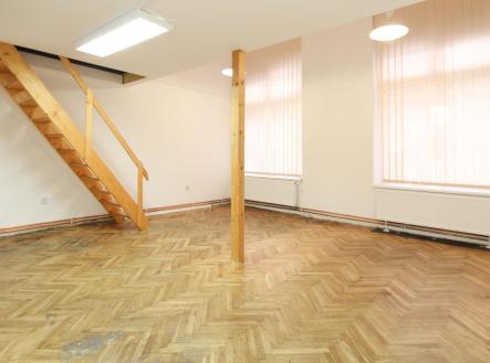 Prodej - obchodní prostor, 83 m²