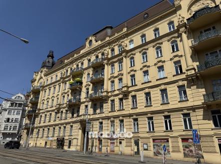 Prodej nájemního domu, 1 980 m²