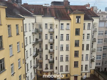 Prodej nájemního domu, 1 980 m²