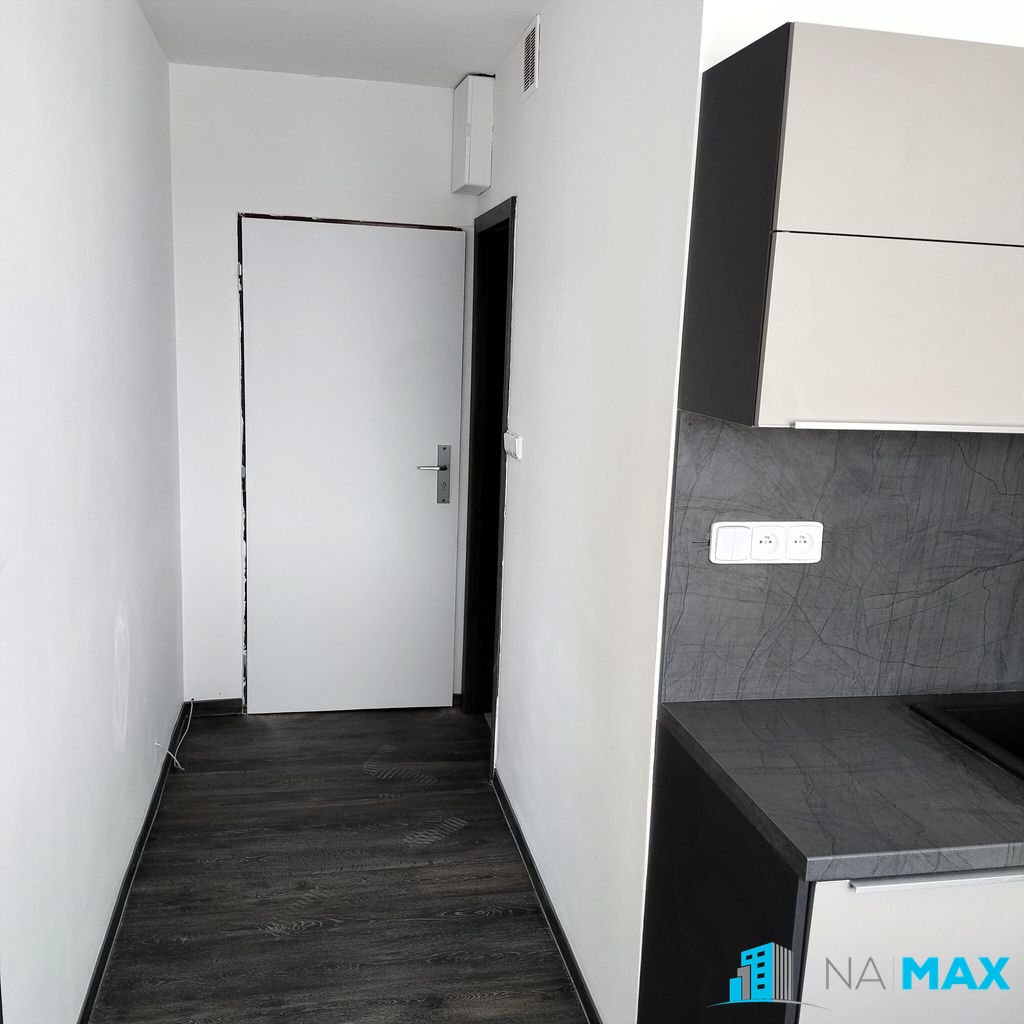 vstupní chodba s kuchyní