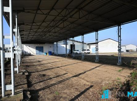 Pronájem komerčního objektu, sklad, 300 m²