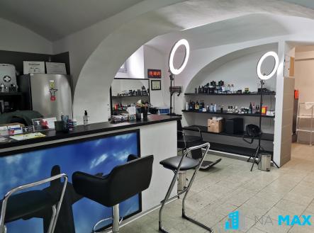 Pronájem obchodní prostor, 90 m²