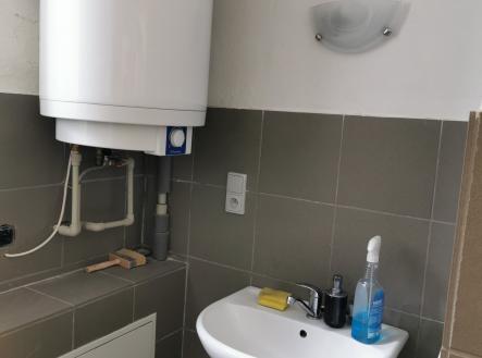 Pronájem obchodní prostor, 90 m²